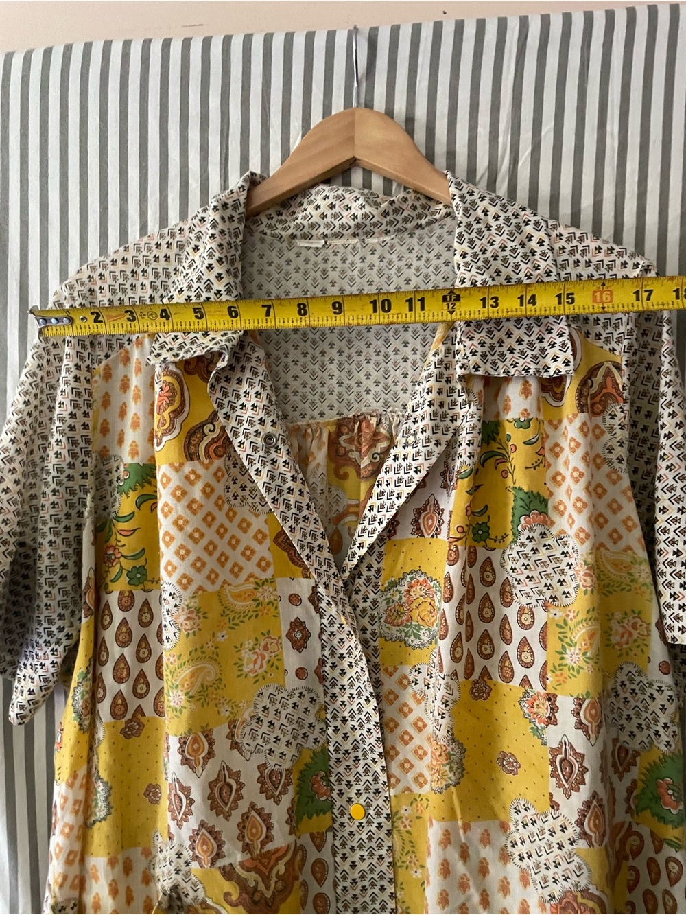 Vintage Yellow Patchwork Print Collared Dress/House Dress/Robe - Picture 3 of 5